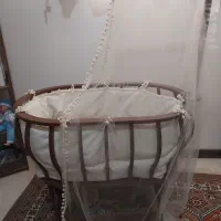 تخت و گهواره نوزاد