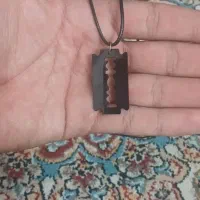 گردنبند طرح تیغ