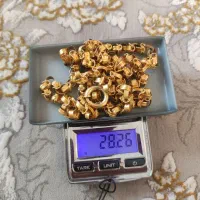 طلا زنجیر یزدی نو سی تومن بالای تابلو