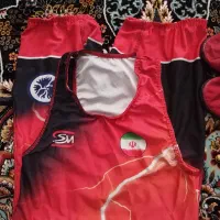 لباس و کفش کشتی