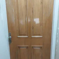 درب چوبی ورودی و اتاق