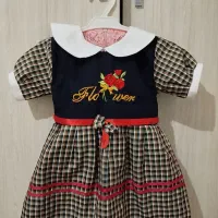 تعداد زیادی سارافون دخترانه