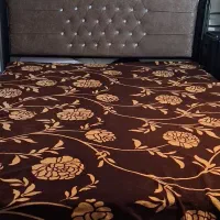 تخت دونفره کارکرده به همراه تشک سه فنره رویال