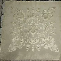 رومیزی کرم رنگ