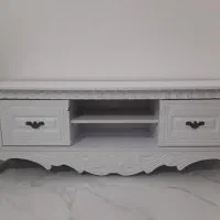 میز تلویزیون و تابلو