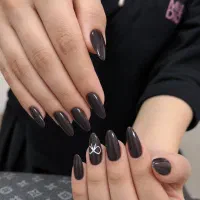 کاشت ناخن با بالاترین کیفیت و کمترین هزینه