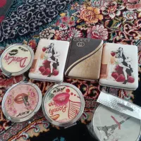 آینه با الکول  دست