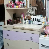 دراور ب همراه آینه و صندلی و میز تحریر