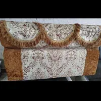 پشتی طرحدار را رنگ زیبا با رویی ست