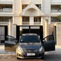 جک J4 مدل 1404 بیرنگ و تمیز مشابه صفر