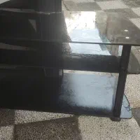 زیر تلویزیون. شیشه ای