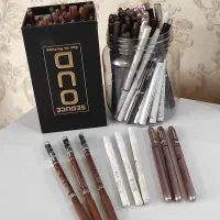 فروشنده خانم آرایشی در منزل