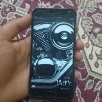 یک گوشی هونور هشت لایت