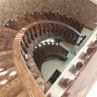 مشاوره طراحی واجرای انواع پله گرد بتنی|خدمات پیشه و مهارت|رشت, بیجارپس|دیوار