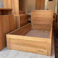 تختخواب. لاف تشک رو ولش کن.یه تخت بخرو عشق کن