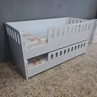تخت میزبان (کسی میتونه بسازه)