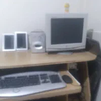 میز و مانیتور