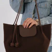 کیف دوشی|کیف، کفش، کمربند|مشهد, هفت تیر (حافظ)|دیوار