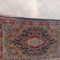 پشتی و کرسی و دکور وساعت ایستاده