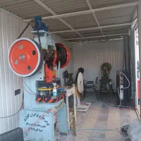 نیروی فنی دستگاه پرس و تزریق پلاستیک