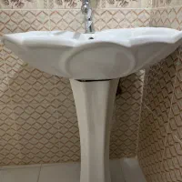 روشویی و ایینه