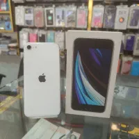iphone SE 2020 128 پلمپ و بازنشده..سلامت