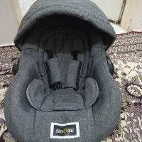 کریر chicco ناز در حد نو