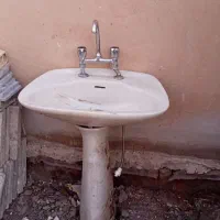 سینک و روشویی و منبع آب