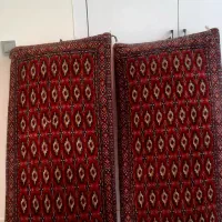 دو عدد پشتی قرمز جذاب قیمت هر عدد ۵۰۰ تومن