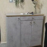 میز و جاکفشی