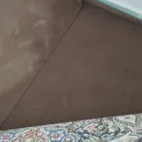 موکت قهوه ای کاملا سالم زیر فرش بوده سالم سالم