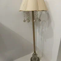 اباژر ایستاده