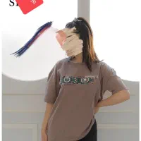 تیشرت تو خونه‌ای راحتی