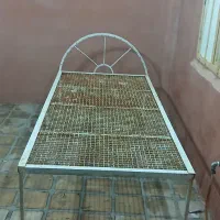 ۳ عدد تخت آهنی