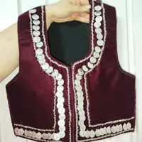 سخمه کوردی|لباس|دهگلان, |دیوار