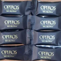 شکلاتOPIROS کنار قهوه