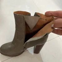 چند جفت کفش زنانه و بچگانه اورجینال|کیف، کفش، کمربند|الوند, |دیوار