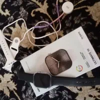 ساعت هوشمند با دوتا بند اضافه سالم و کم کارکرد