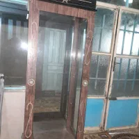 بوفه سفید و قهوه‌ای