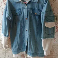 تعدادی کفش و لباس