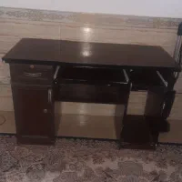 میز کامپیوتر کاملا سالم و محکم کشو دار