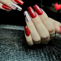 کاشت ترمیم لاکژل ناخن (تخفیف ویژه یلدا ۲۴۰ت)نصفراه