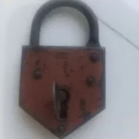 قفل قدیمی|کلکسیون اشیاء عتیقه|تهران, جنتآباد جنوبی|دیوار