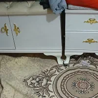 میز کشو دار کنسول، پاتختی، تخت دو نفره، تشک|تخت و سرویس خواب|گلبهار, شهر جدید گلبهار|دیوار