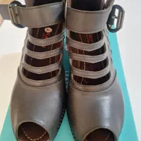 کفش نو وراحت سایز۴۰|کیف، کفش، کمربند|میانه, |دیوار