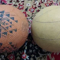 توپ والیبال و فوتبال