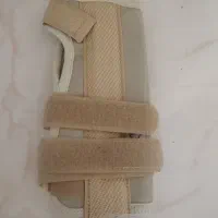 مچ بند دست چپ آتل دار