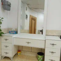 میز میکاپ و صندلی اصلاح و جک دار