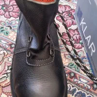 کفش و لباس کار