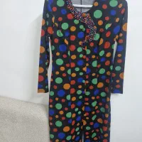 مانتو|لباس|قم, وادی السلام|دیوار